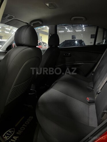 Kia Rio-11