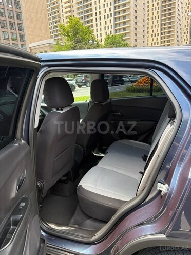 Chevrolet Trax-13