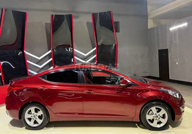 Hyundai Elantra-6