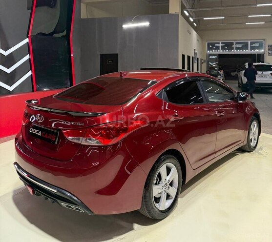 Hyundai Elantra-9