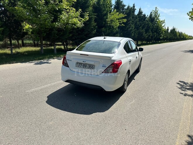 Nissan Versa-3