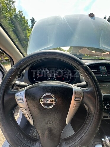 Nissan Versa-8