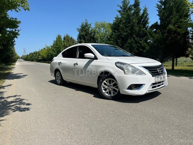 Nissan Versa-2