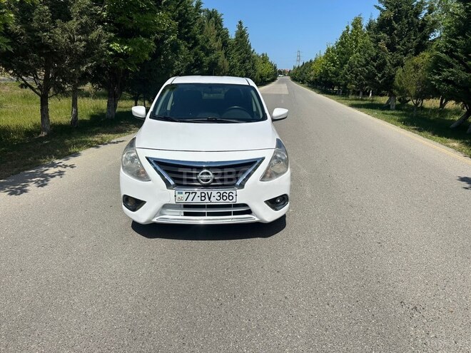 Nissan Versa-5