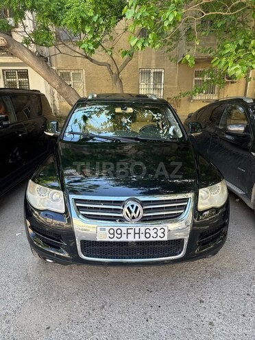 Volkswagen Touareg-1