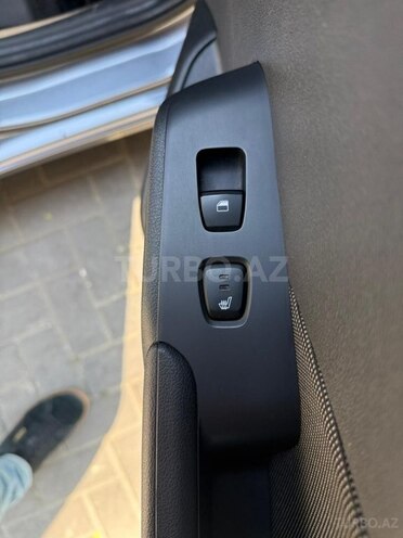 Hyundai Accent-5
