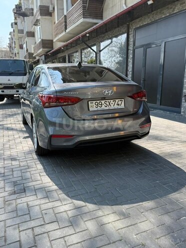 Hyundai Accent-3