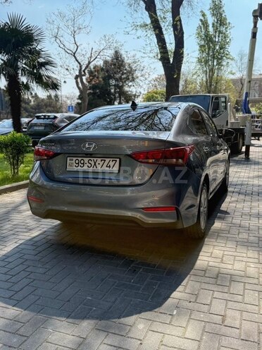 Hyundai Accent-6