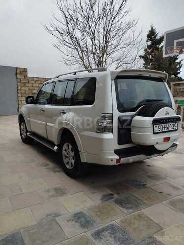 Mitsubishi Pajero-6
