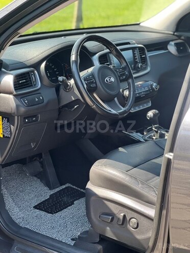 Kia Sorento-10