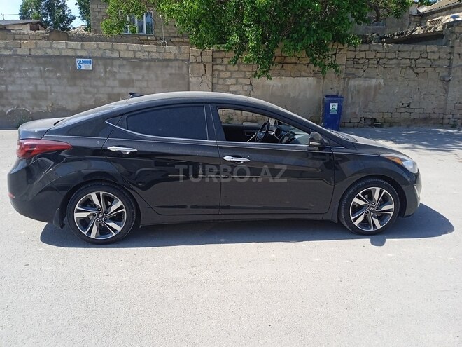 Hyundai Elantra-2