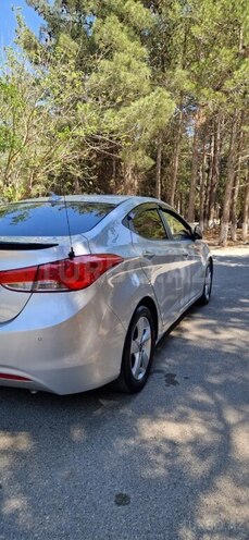 Hyundai Avante-11