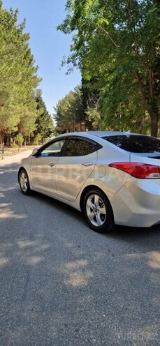 Hyundai Avante-10