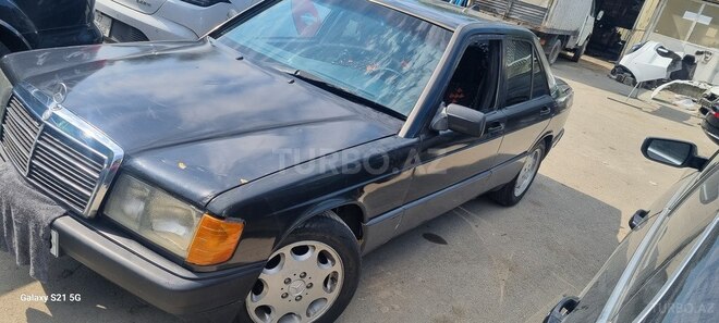 Mercedes 190-4