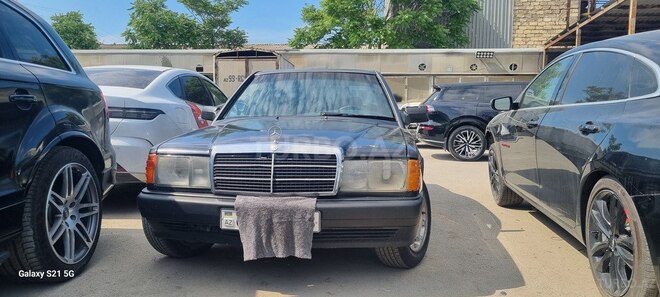 Mercedes 190-1