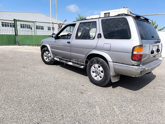 Nissan Pathfinder-3