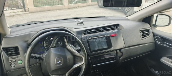 Honda Grace-12
