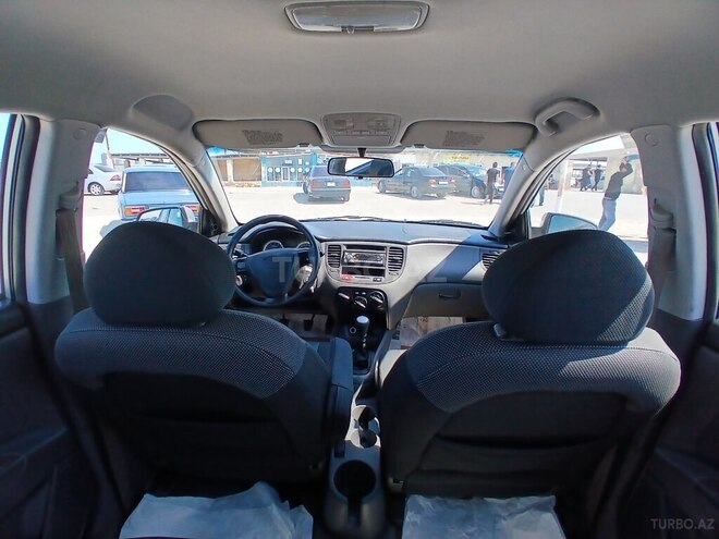 Kia Rio-7