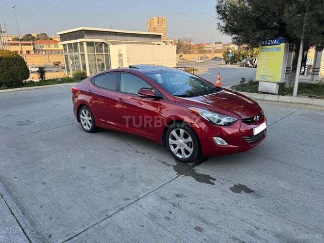 Hyundai Elantra-3