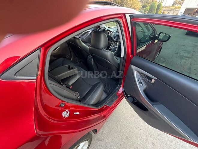Hyundai Elantra-9