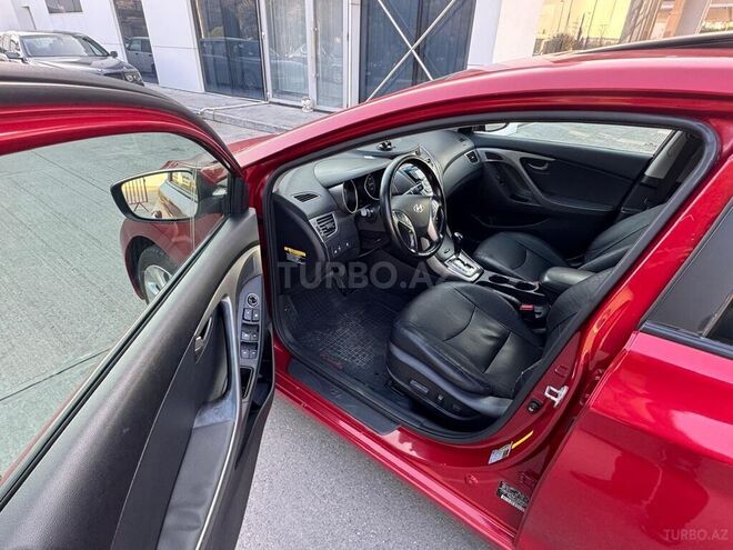 Hyundai Elantra-4