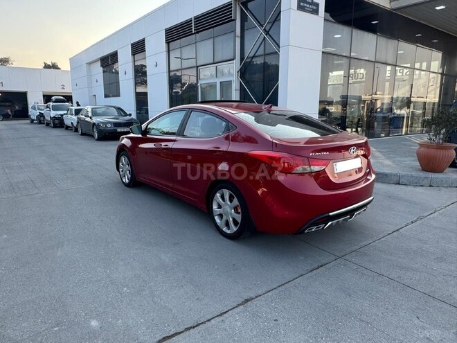 Hyundai Elantra-8