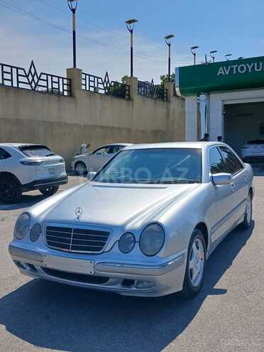 Mercedes E 240-2