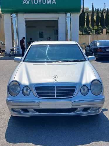 Mercedes E 240-3