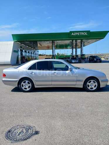 Mercedes E 240-8