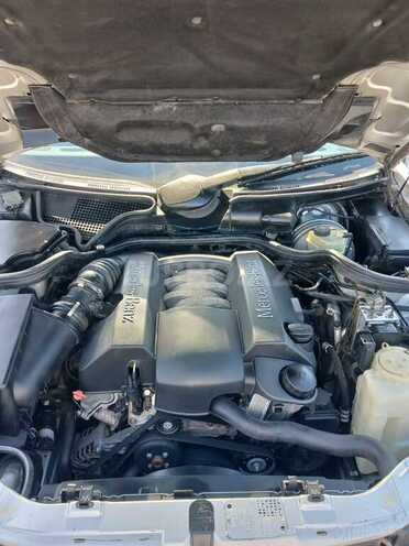 Mercedes E 240-10