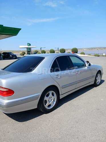 Mercedes E 240-5