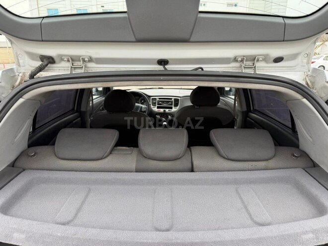 Kia Rio-5