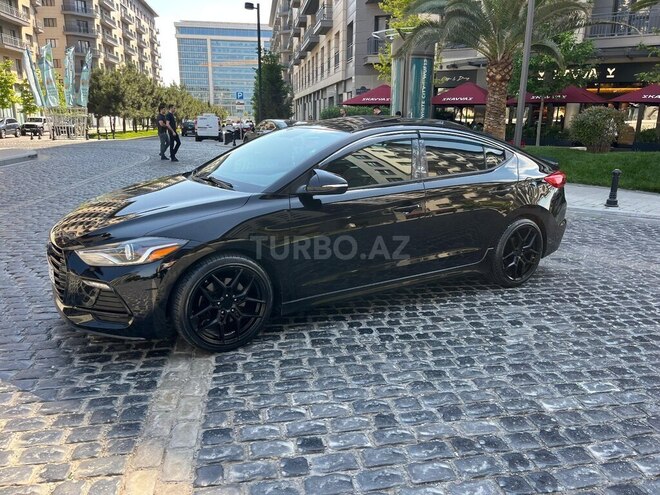 Hyundai Elantra-3