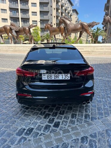 Hyundai Elantra-6