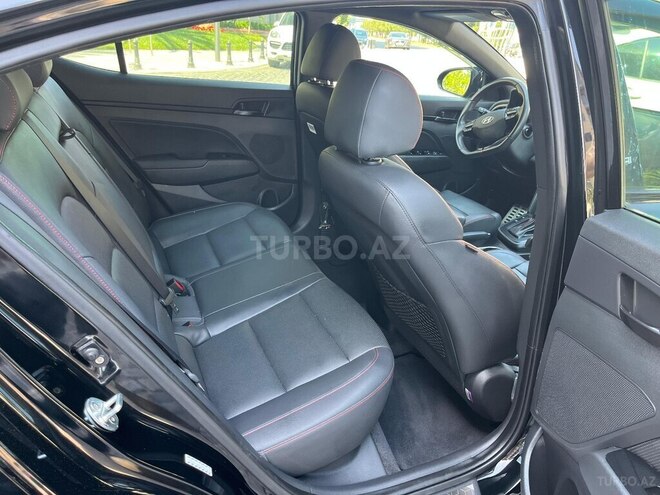 Hyundai Elantra-10