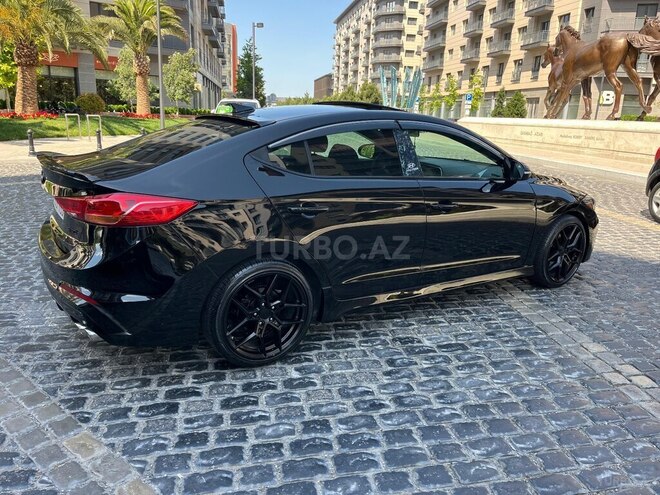 Hyundai Elantra-5