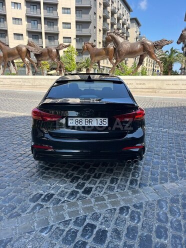 Hyundai Elantra-16