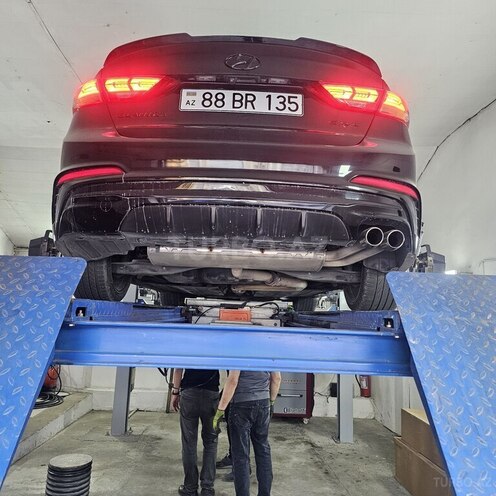 Hyundai Elantra-21