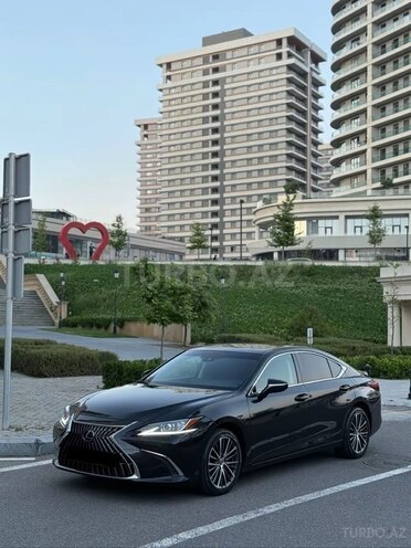 Lexus ES 300h-1