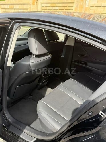 Lexus ES 300h-6