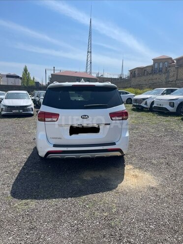 Kia Carnival-5