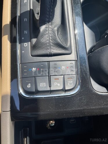 Kia Carnival-9