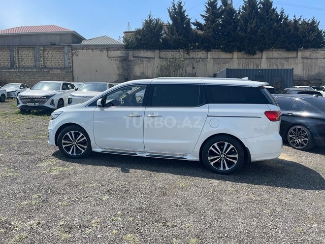 Kia Carnival-6