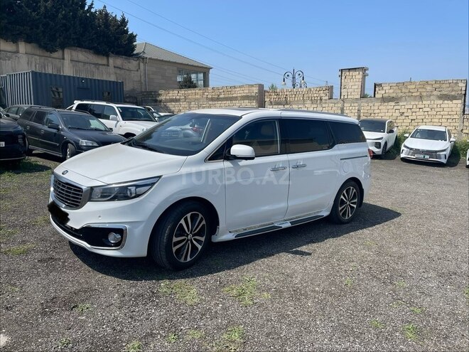 Kia Carnival-4