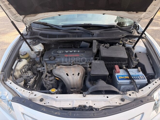 Toyota Camry-13