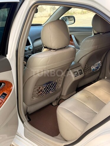Toyota Camry-9