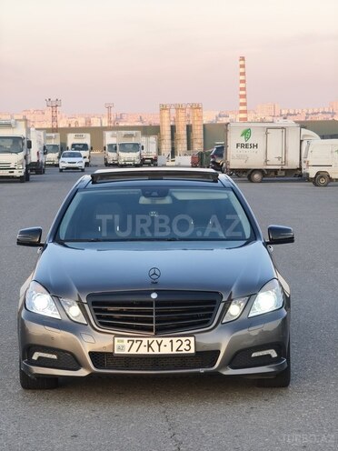 Mercedes E 350-11