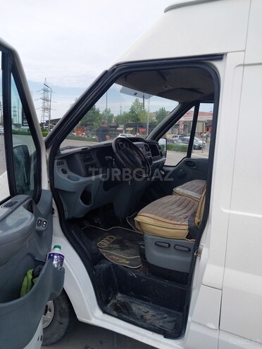 Ford Transit-18