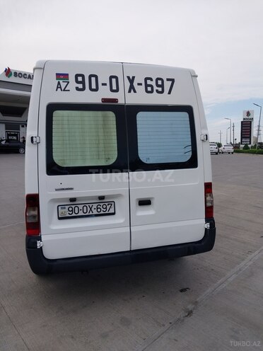 Ford Transit-13