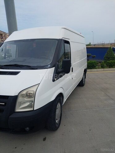Ford Transit-6